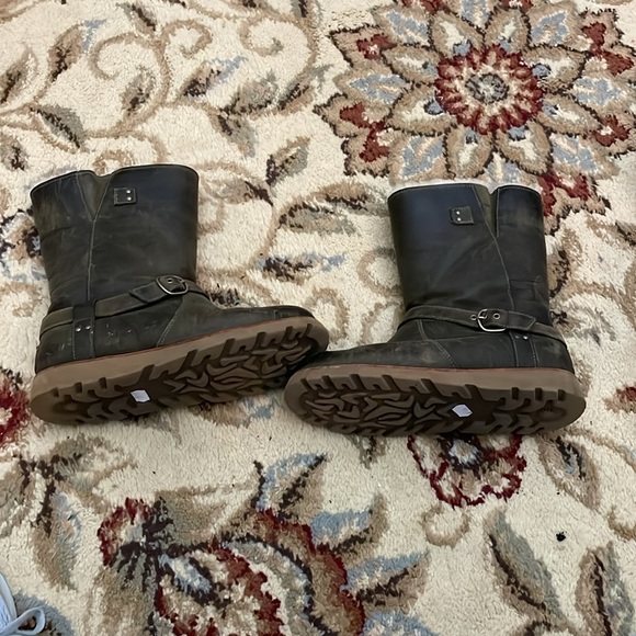 UGG Australia Green Boots Size 7 - Picture 3 of 12